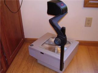 3M 1700 Series Overhead Projector w/ Transparency Film